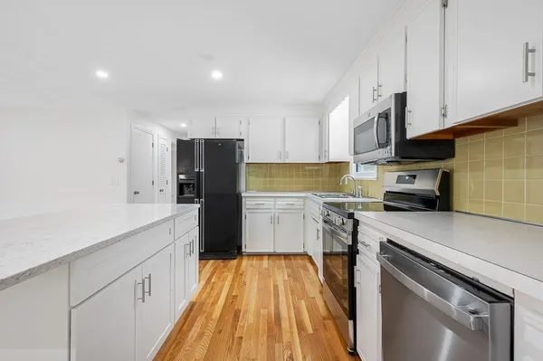 $2,400 | 20 Winneconnett Road, Unit 20, Worcester, MA 01605