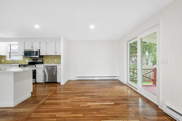$2,400 | 20 Winneconnett Road, Unit 20, Worcester, MA 01605