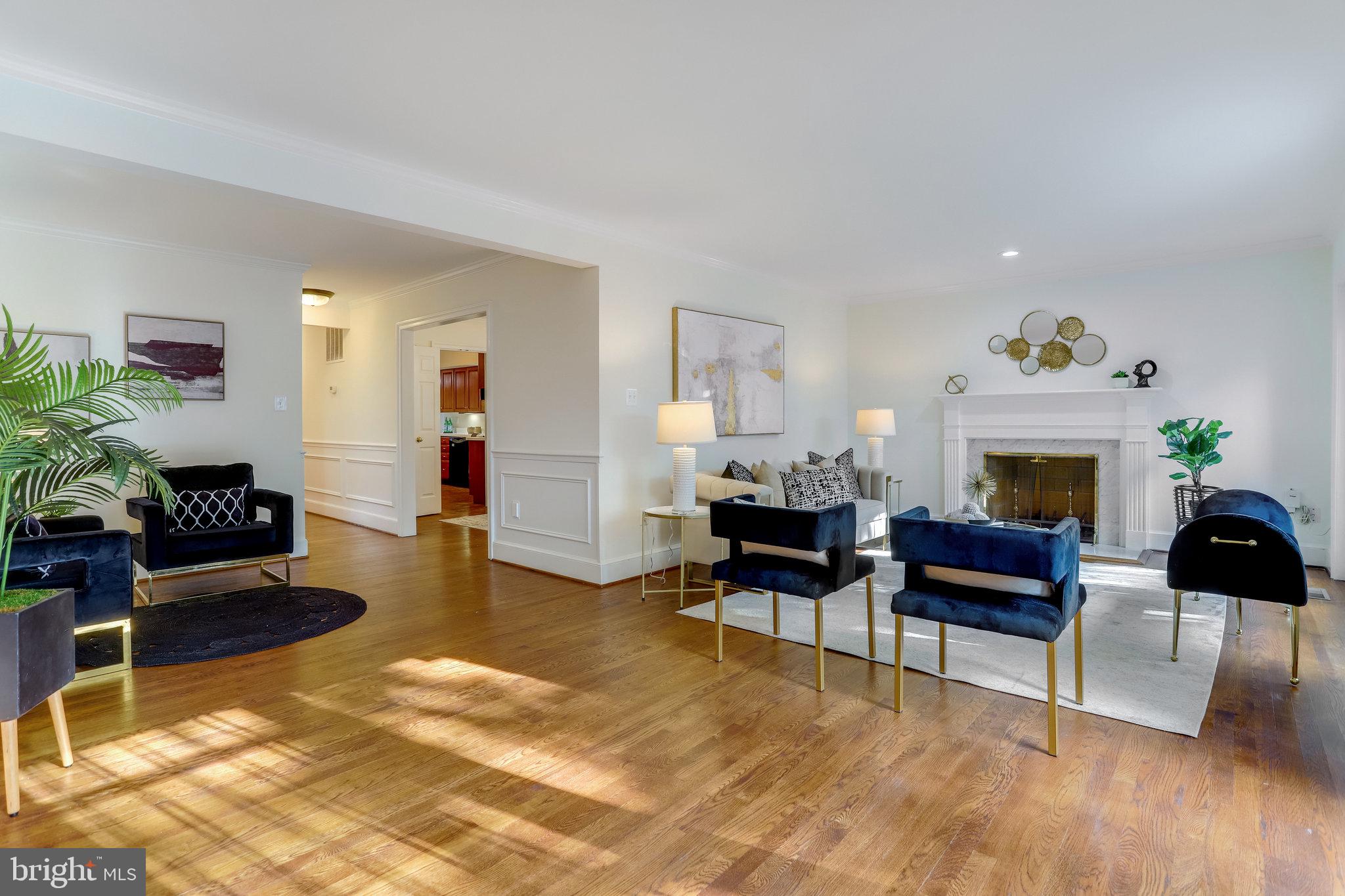 2644 North Glebe Road Arlington, VA 22207 - Photo 16 of 45 Living room