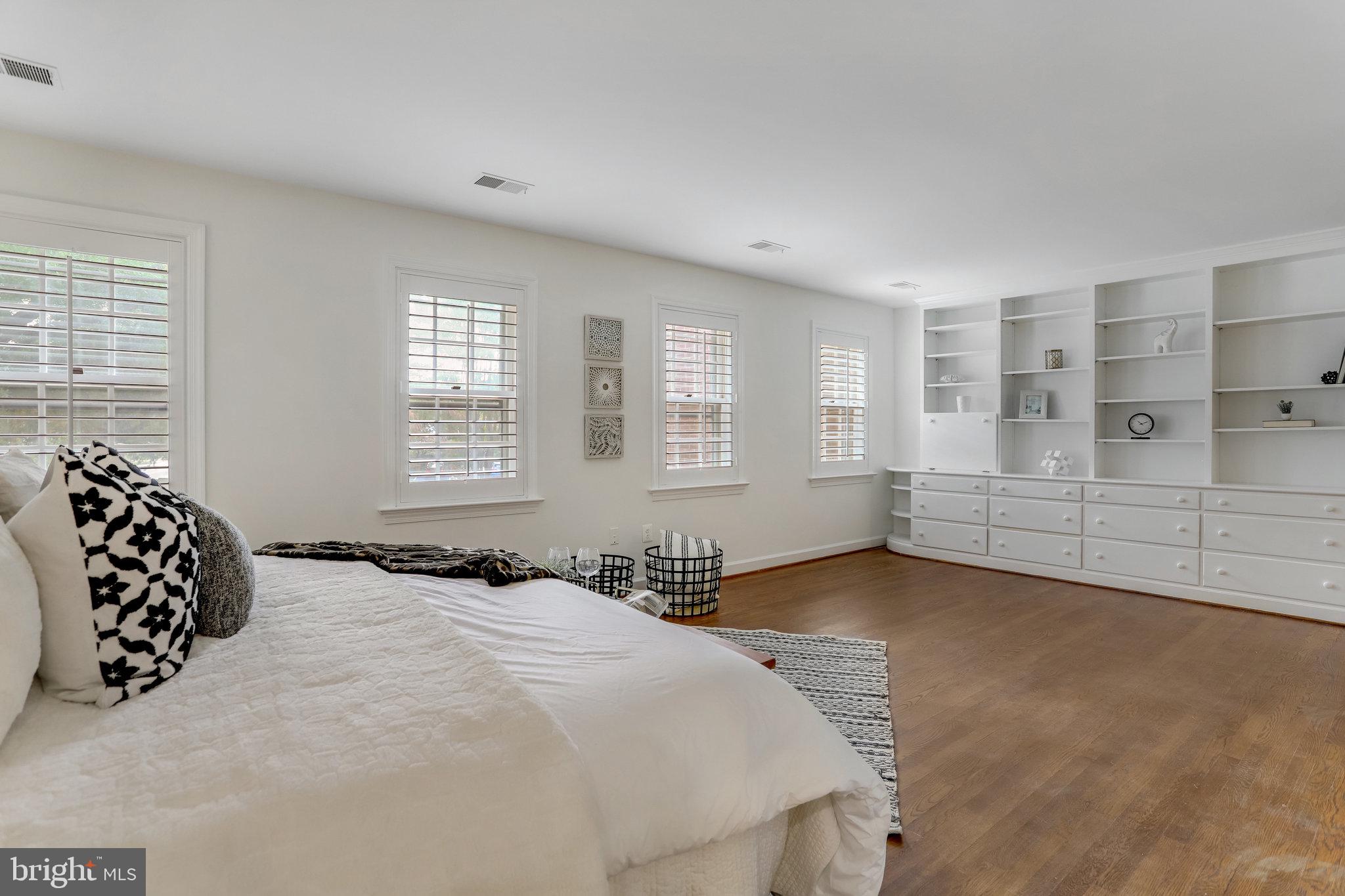 2644 North Glebe Road Arlington, VA 22207 - Photo 33 of 45 Lots of natural light