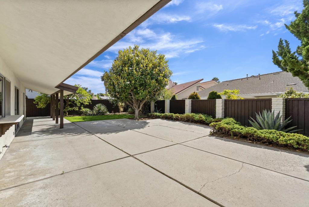 16138 Via Madera Circa West Rancho Santa Fe, CA 92091 - Photo 34 of 44