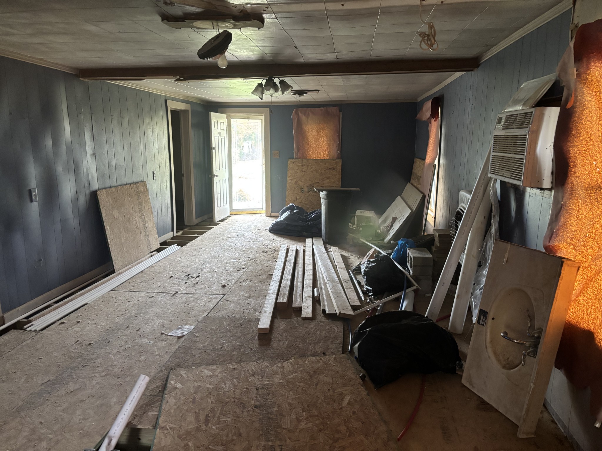 1139 Smartt Station Road Morrison, TN 37357 - Photo 3 of 11 a view of gym equipment