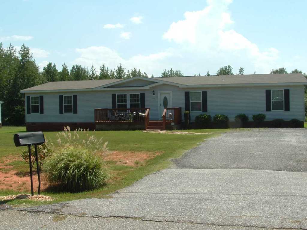 104 Kirby Road Belton, SC 29627 - Photo 2 of 35