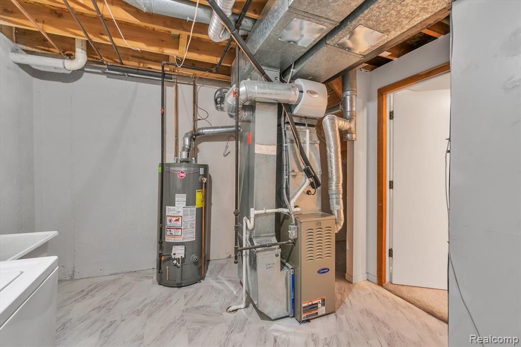 22224 Edgewater Novi, MI 48375 - Photo 29 of 32