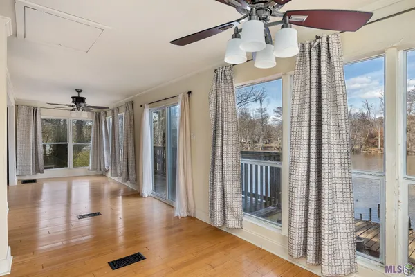 $220,000 | 18739 River Bend Road, Maurepas, LA 70449