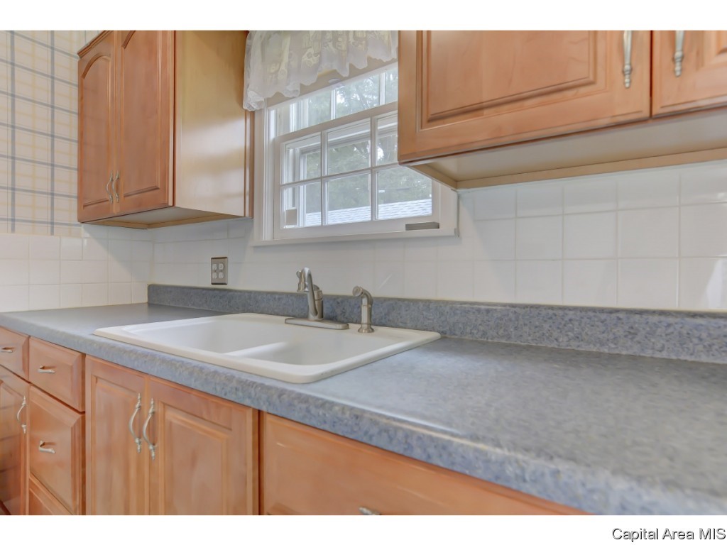 1415 West Ash Street Springfield, IL 62704 - Photo 21 of 32 Gallery Image 21
