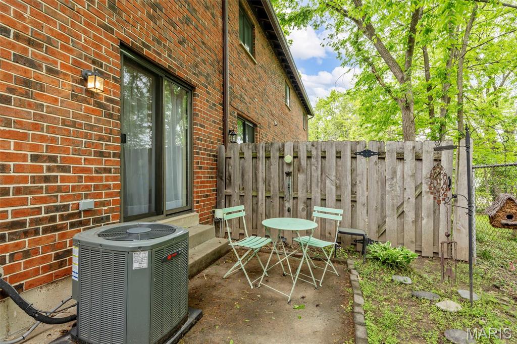 321 Barrington Square Estates, Unit D St. Louis, MO 63122 - Photo 22 of 30