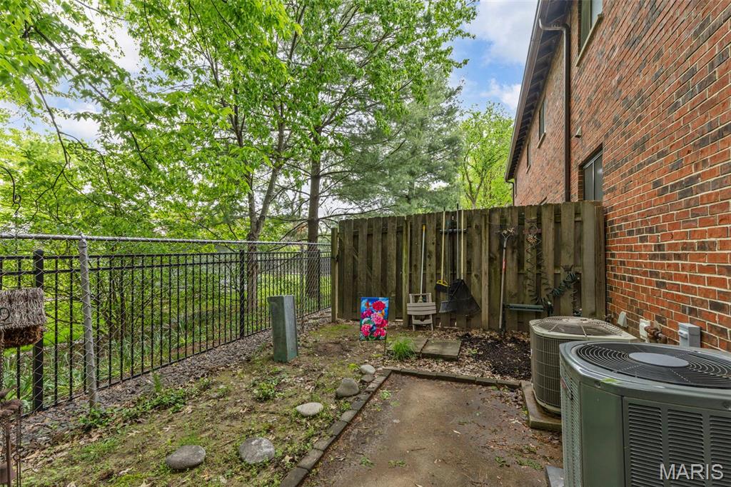 321 Barrington Square Estates, Unit D St. Louis, MO 63122 - Photo 23 of 30