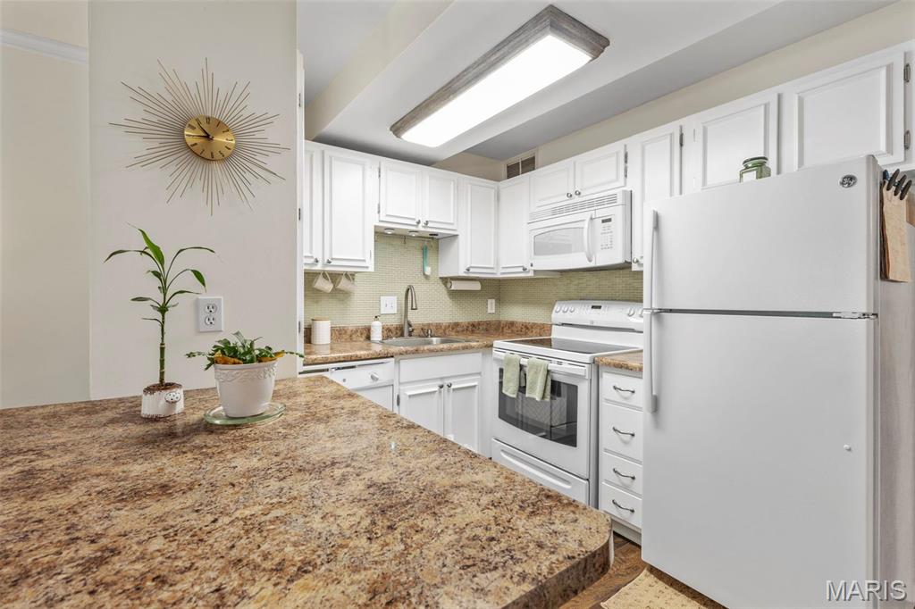 321 Barrington Square Estates, Unit D St. Louis, MO 63122 - Photo 8 of 30