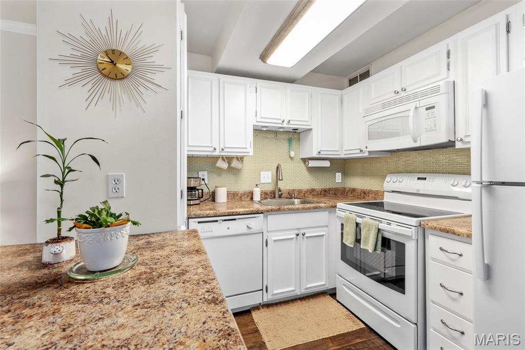 321 Barrington Square Estates, Unit D St. Louis, MO 63122 - Photo 9 of 30