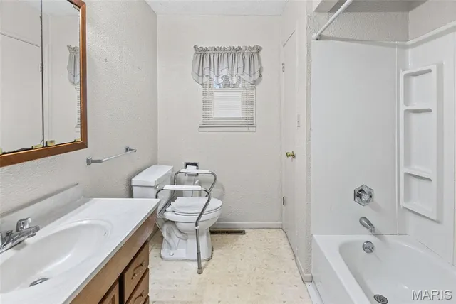 $90,000 | 801 South Borders Avenue, Marissa, IL 62257