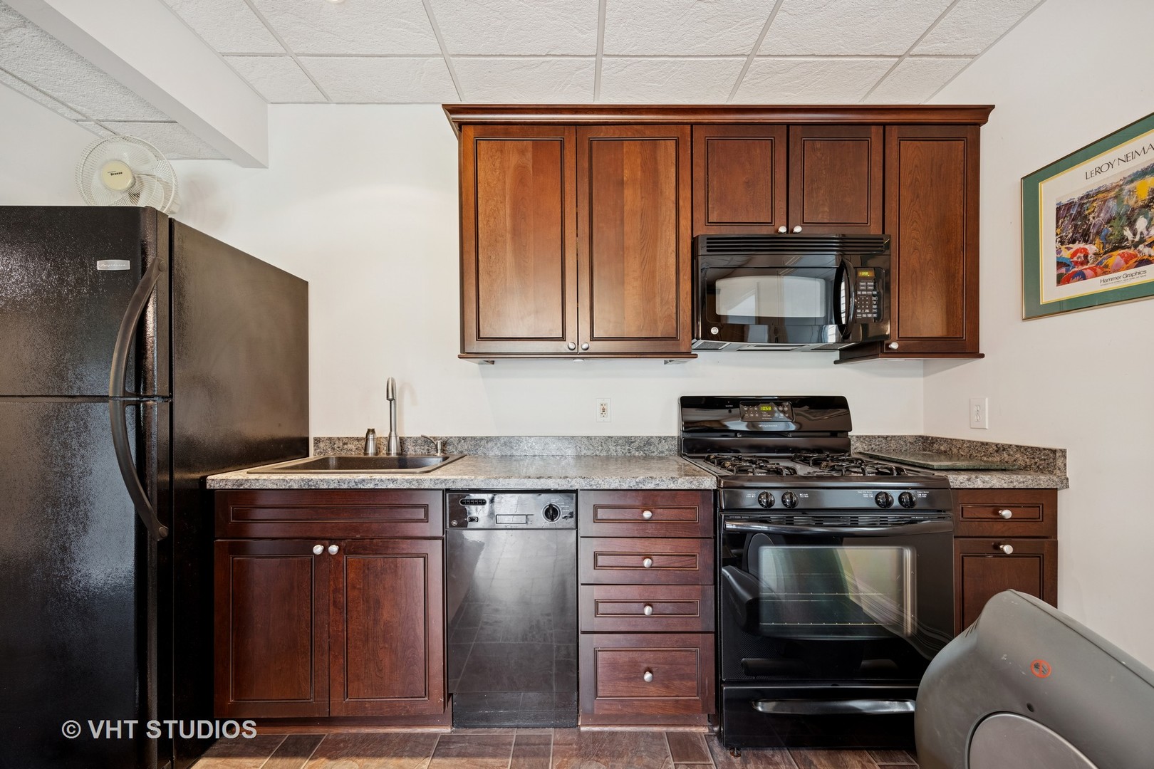 4224 Weatherstone Road Crystal Lake, IL 60014 - Photo 23 of 35 Gallery Image 23
