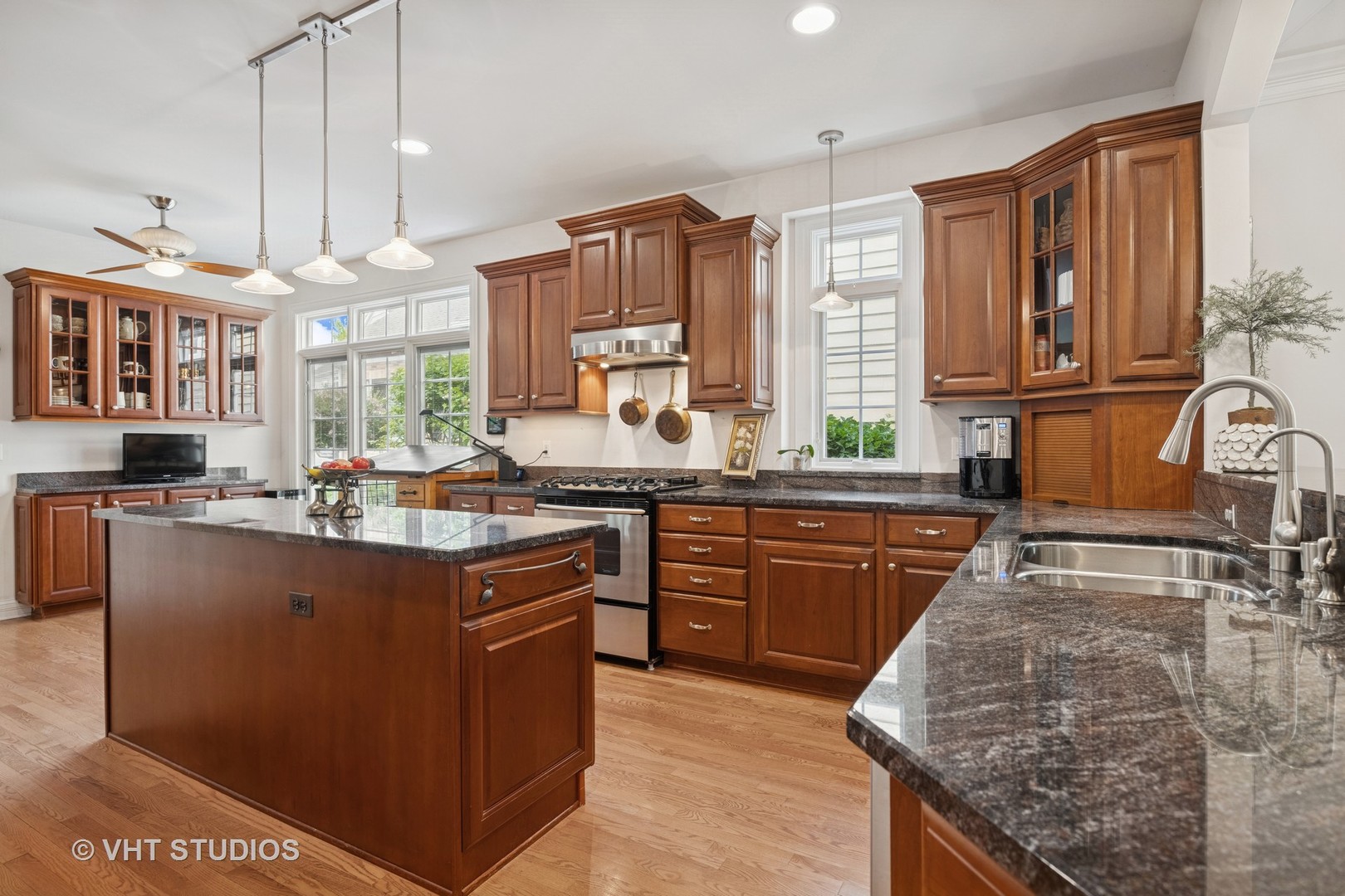 4224 Weatherstone Road Crystal Lake, IL 60014 - Photo 7 of 35 Gallery Image 7