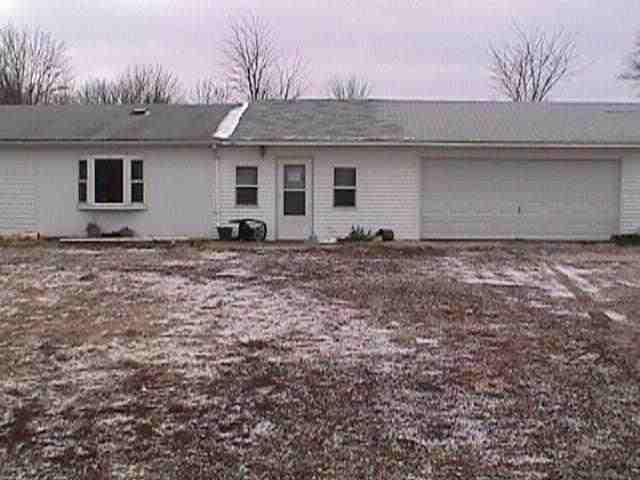 25881 East Middle Lake Road Canton, IL 61520 - Photo 1 of 1