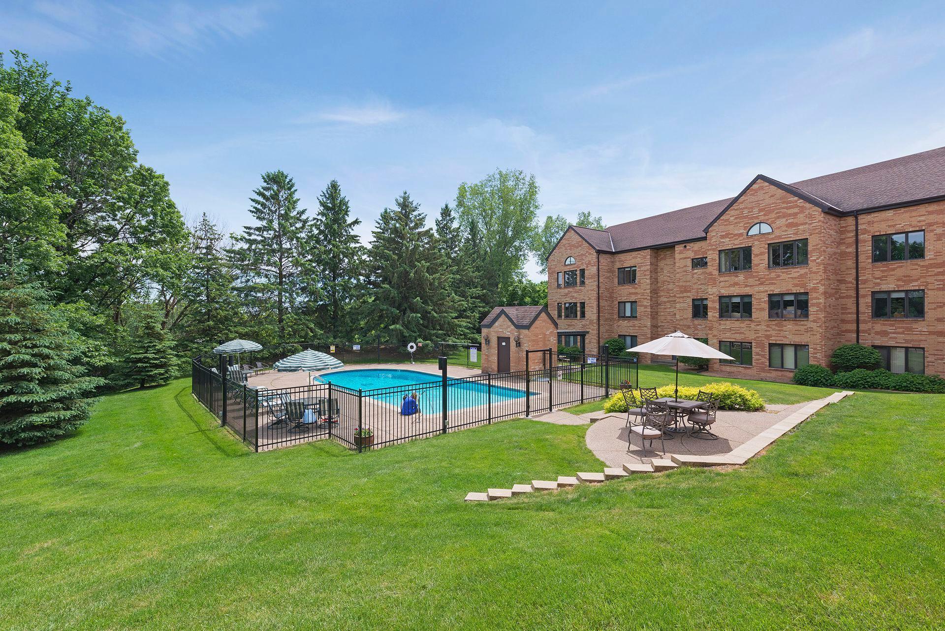 1830 Eagle Ridge Drive, Unit 2010 Mendota Heights, MN 55118 - Photo 39 of 42