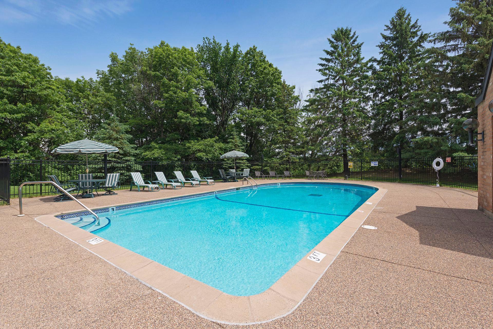 1830 Eagle Ridge Drive, Unit 2010 Mendota Heights, MN 55118 - Photo 40 of 42