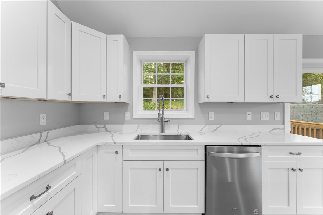 178 Highland Street Cranston, RI 02920 - Photo 15 of 49