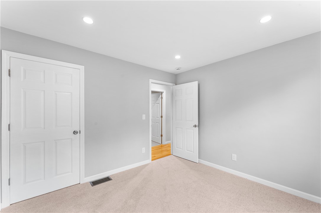 178 Highland Street Cranston, RI 02920 - Photo 18 of 49