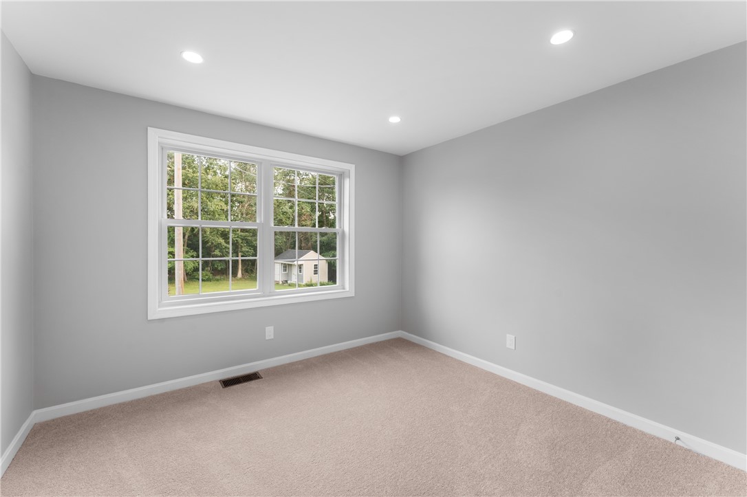 178 Highland Street Cranston, RI 02920 - Photo 20 of 49