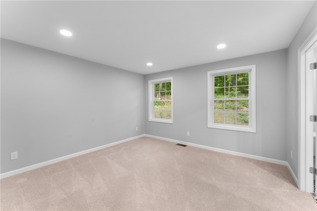 178 Highland Street Cranston, RI 02920 - Photo 26 of 49