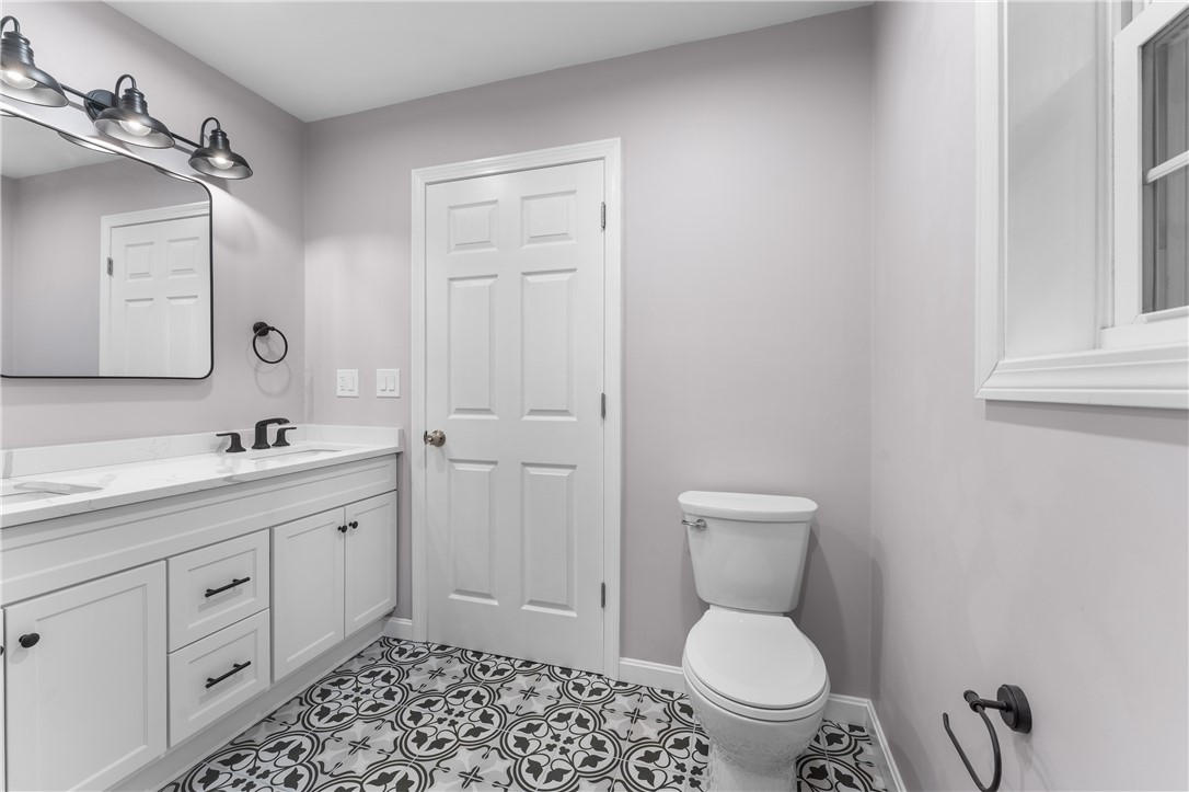 178 Highland Street Cranston, RI 02920 - Photo 31 of 49