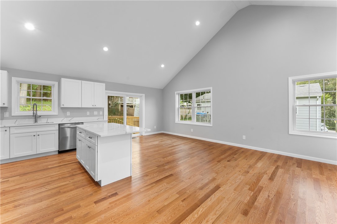 178 Highland Street Cranston, RI 02920 - Photo 6 of 49