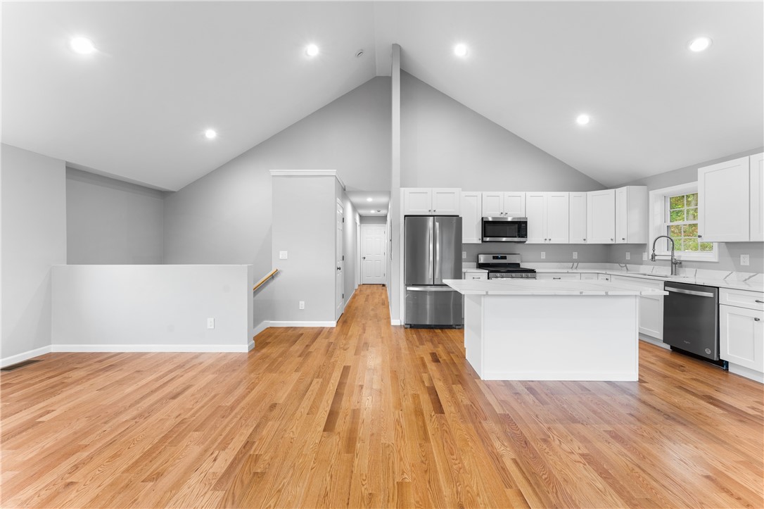 178 Highland Street Cranston, RI 02920 - Photo 7 of 49