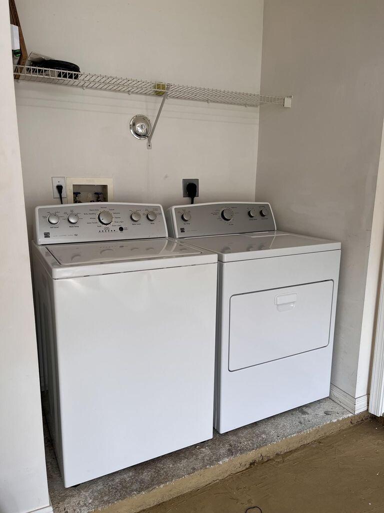 1107 Via Jardin Riviera Beach, FL 33418 - Photo 15 of 21 a utility room with dryer and washer