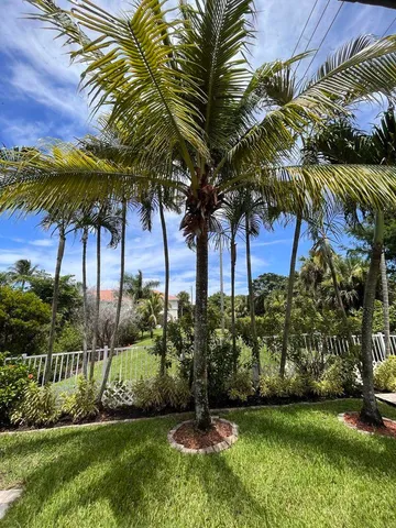 $2,500 | 1107 Via Jardin, Riviera Beach, FL 33418