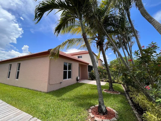 $2,500 | 1107 Via Jardin, Riviera Beach, FL 33418