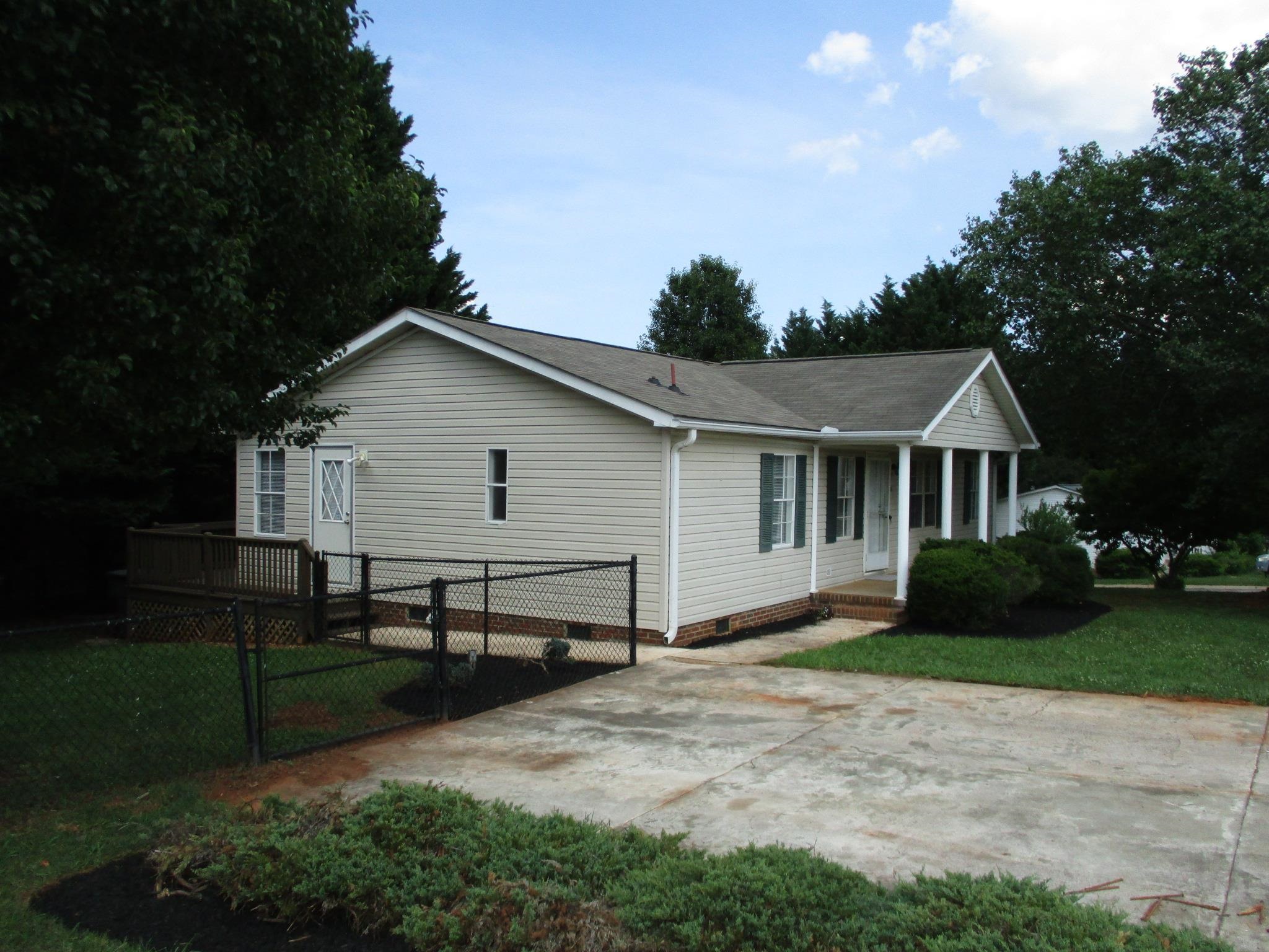 114 Falcon Ridge Drive Boiling Springs, SC 29316 - Photo 15 of 16