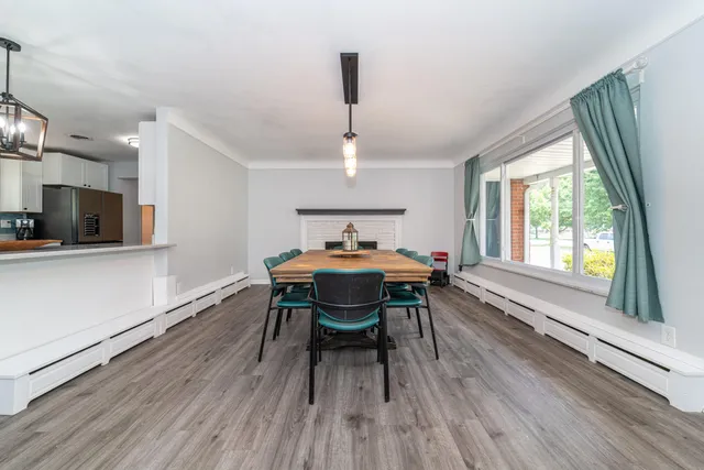 $334,900 | 16365 Farmington Road, Livonia, MI 48154