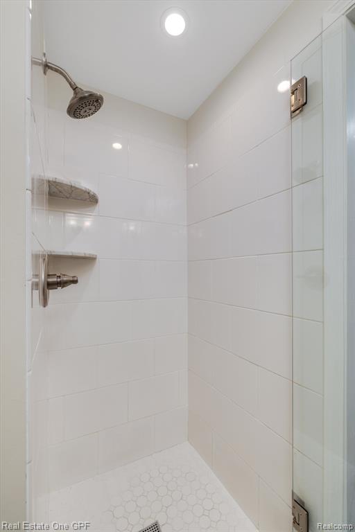 1708 Vernier Road Grosse Pointe Woods, MI 48236 - Photo 22 of 43