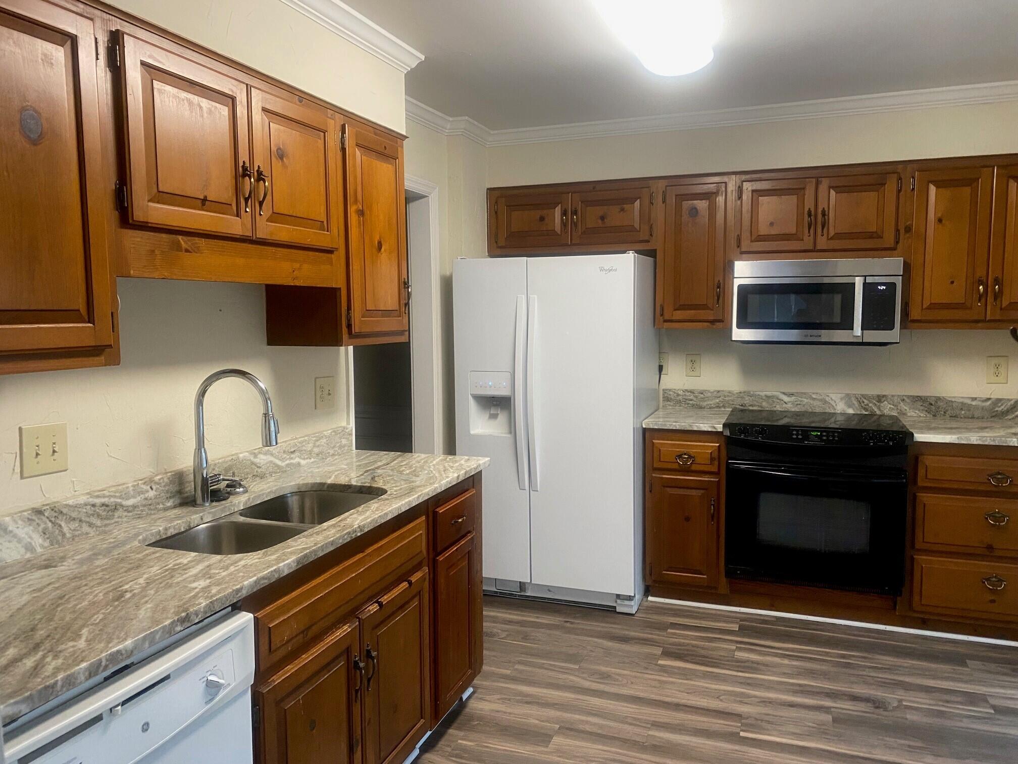 644 Crown Point Drive Martinez, GA 30907 - Photo 10 of 20 Kitchen