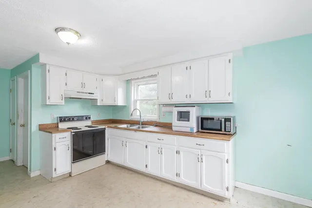 $345,000 | 5 Sunnyside Lane, Unit R, Derry, NH 03038