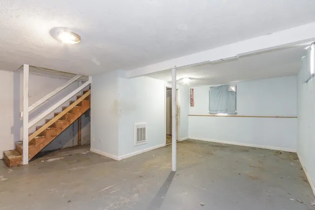 $345,000 | 5 Sunnyside Lane, Unit R, Derry, NH 03038