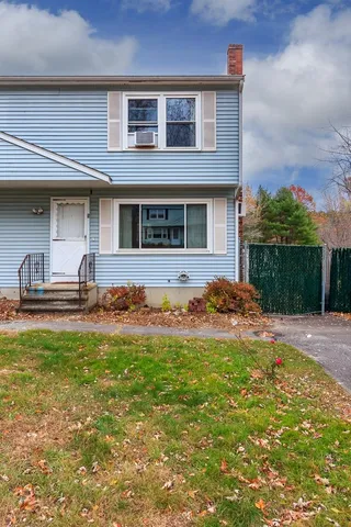 $345,000 | 5 Sunnyside Lane, Unit R, Derry, NH 03038