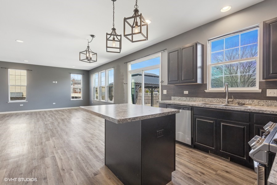708 Long Ridge Trail Minooka, IL 60447 - Photo 6 of 25 Gallery Image 6