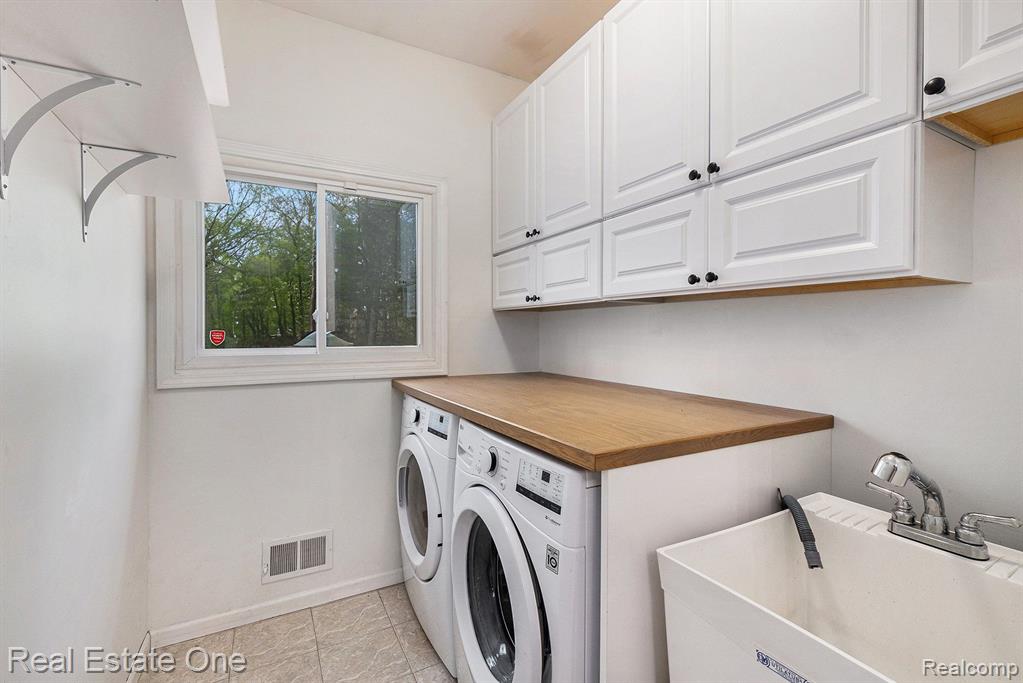 724 Woodfield Way Rochester Hills, MI 48307 - Photo 14 of 27