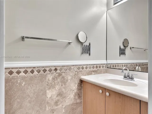 $2,900 | 3853 Tree Top Drive, Unit 3853, Weston, FL 33332