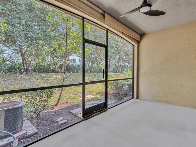 $2,900 | 3853 Tree Top Drive, Unit 3853, Weston, FL 33332