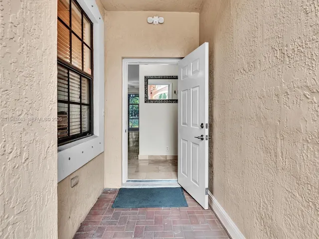 $2,900 | 3853 Tree Top Drive, Unit 3853, Weston, FL 33332