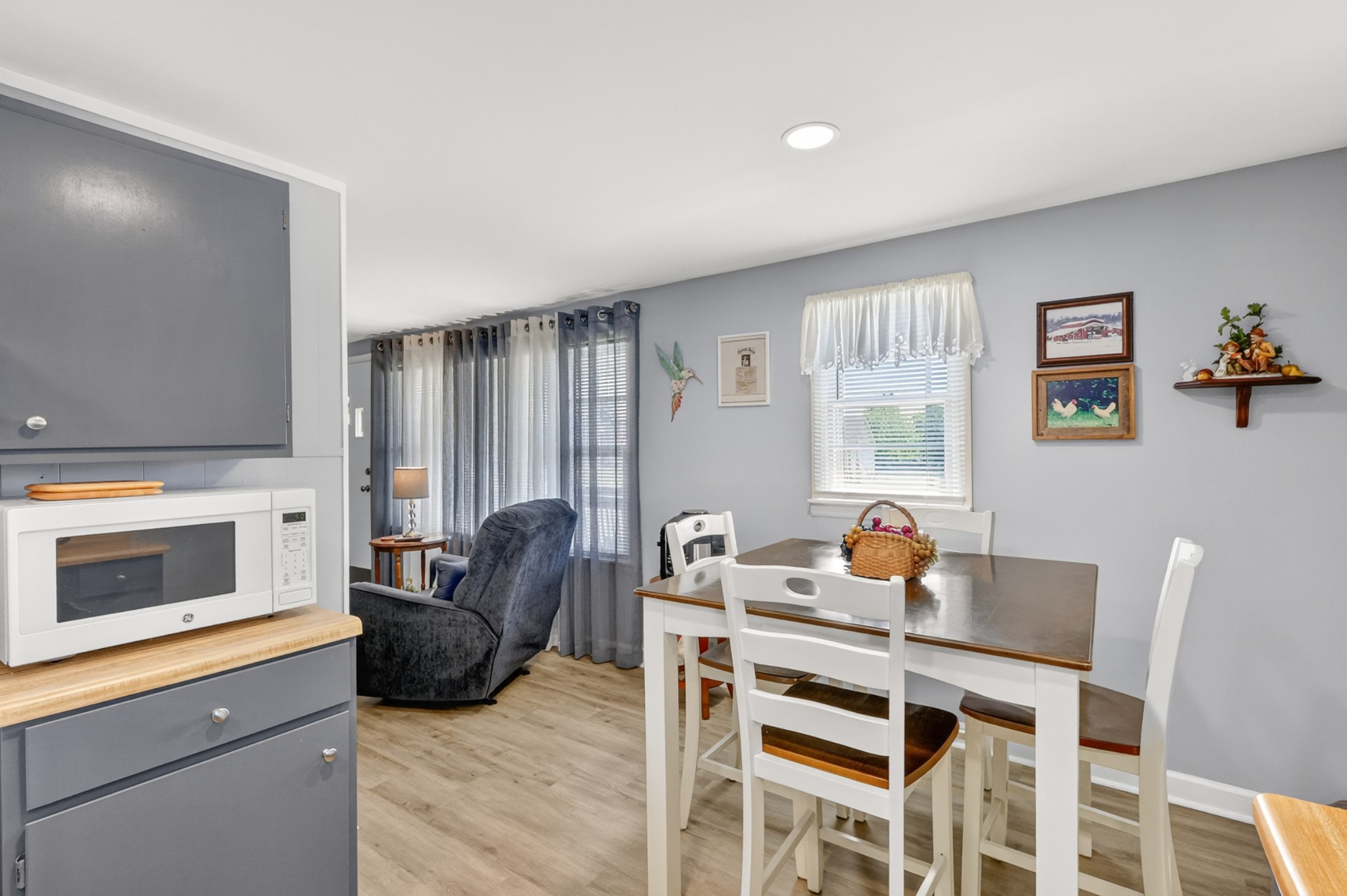 233 Rucker Road Murfreesboro, TN 37127 - Photo 17 of 43 a dining room with furniture and window