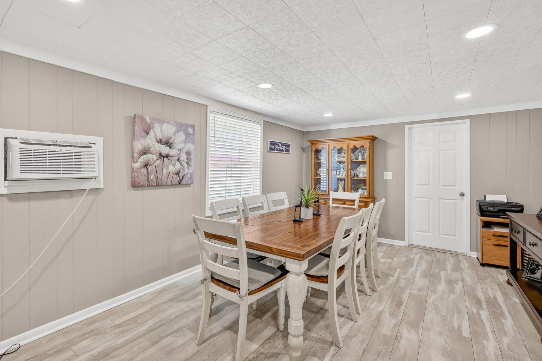 233 Rucker Road Murfreesboro, TN 37127 - Photo 10 of 43 a view of a livingroom with furniture and wooden floor