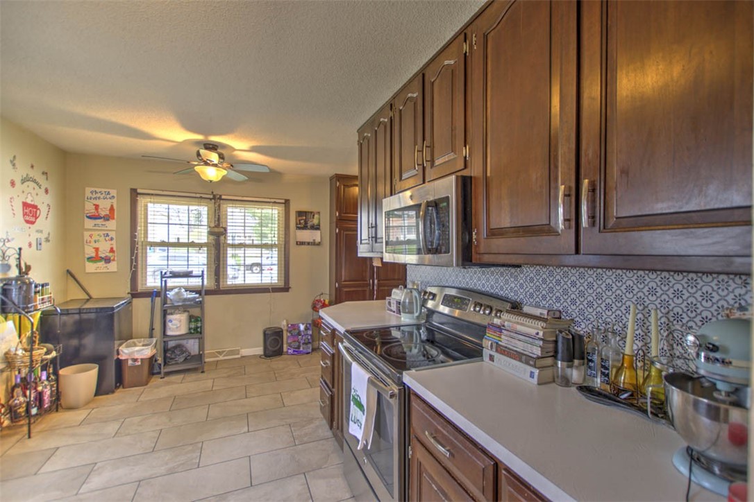 4150 North Sunderland Drive Decatur, IL 62526 - Photo 12 of 28