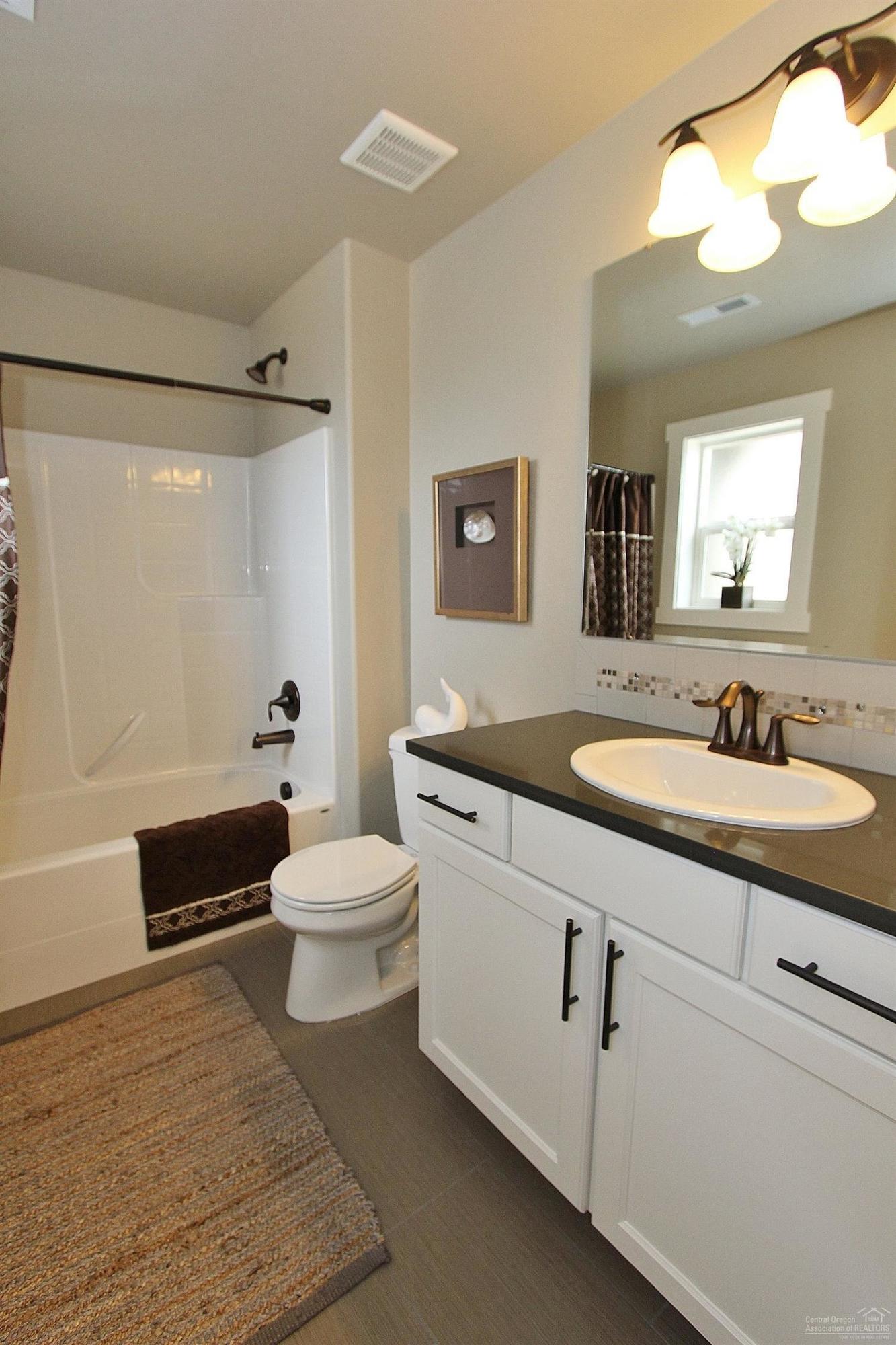 61809 Azalia Place Bend, OR 97702 - Photo 12 of 20 Home will be similar to photo/rendering