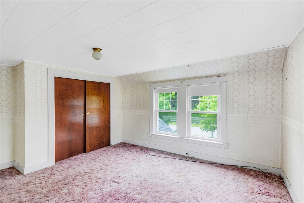 19 Ocean Avenue Rowley, MA 01969 - Photo 14 of 32