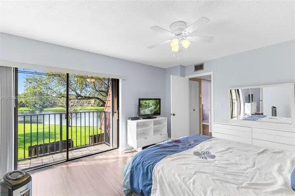 $349,500 | 9950 Northwest 6th Place, Plantation, FL 33324