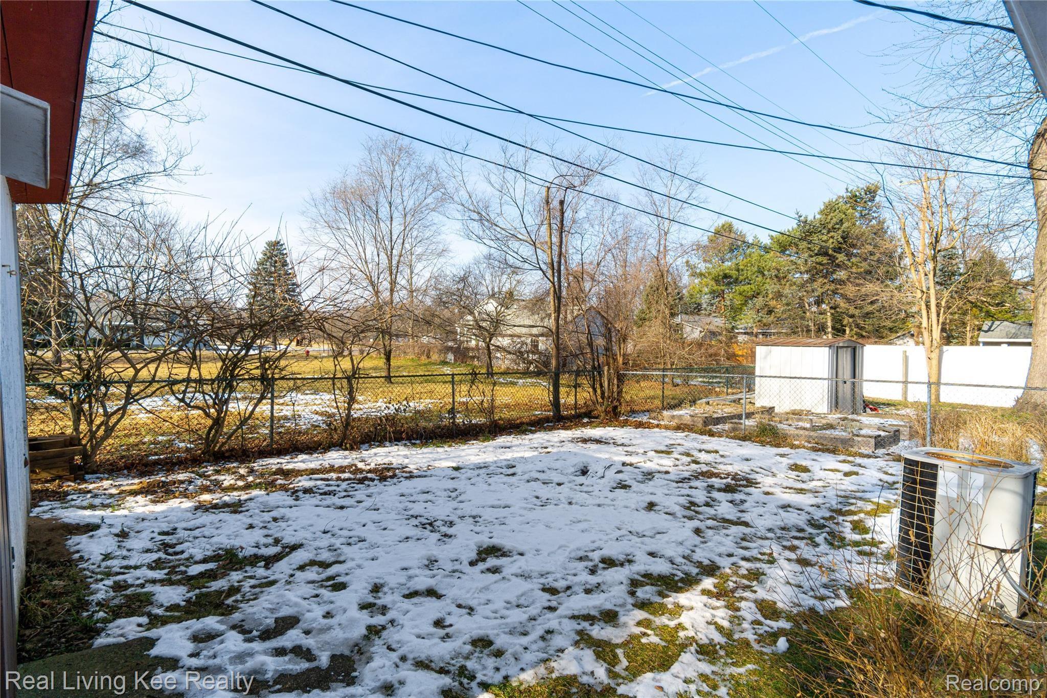 2852 Weaverton Rochester, MI 48307 - Photo 22 of 22 Backyard
