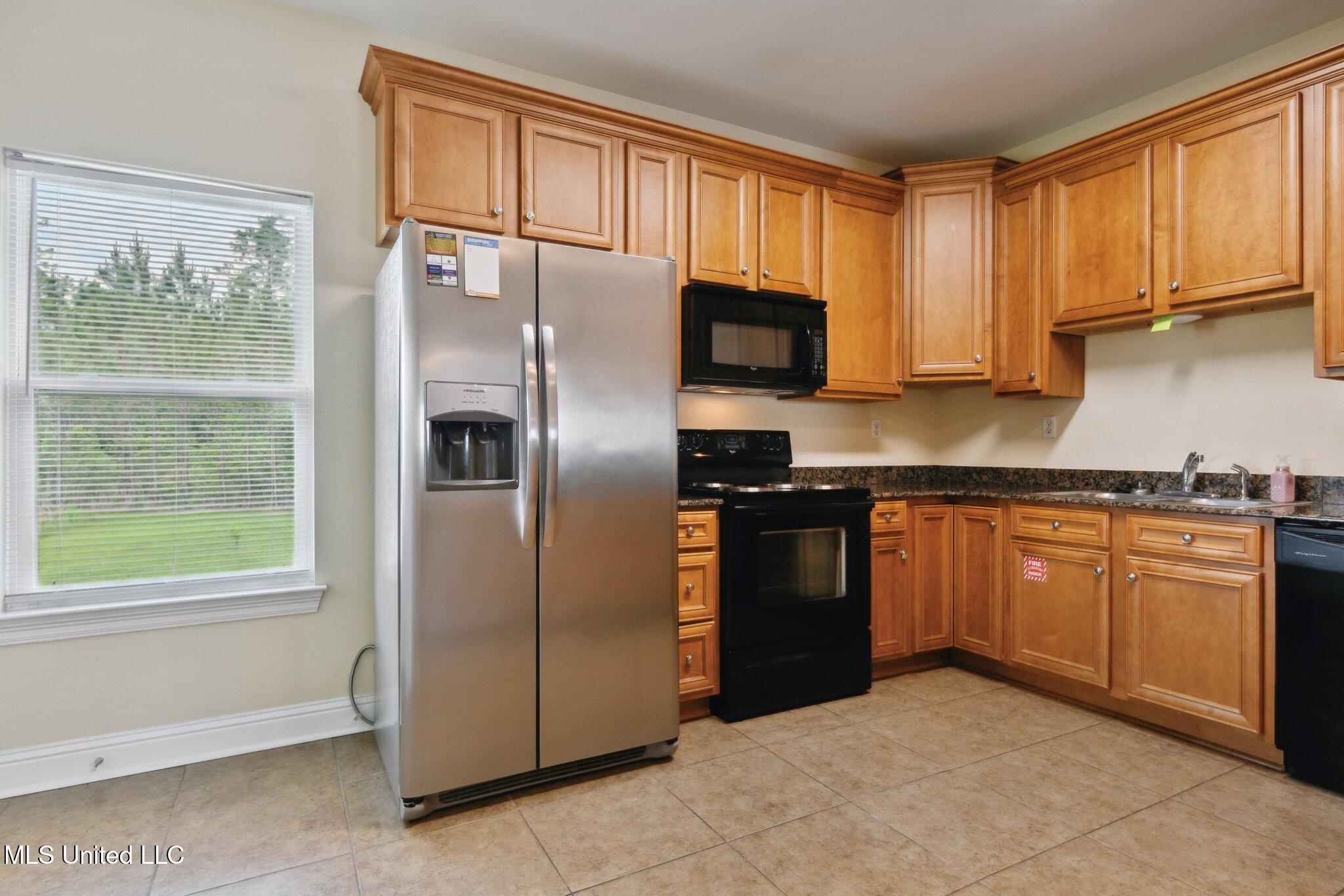 6147 Firestone Street, Unit B 1 Ocean Springs, MS 39564 - Photo 13 of 23 014